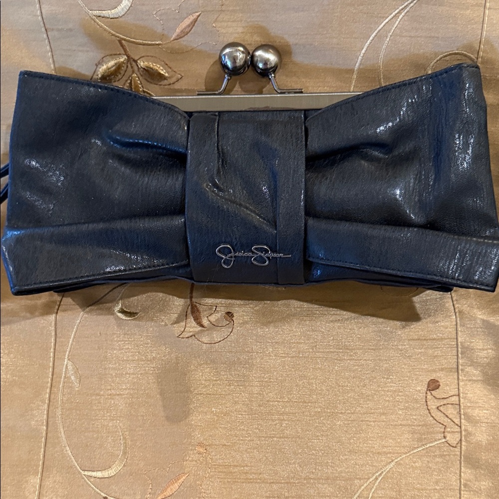 Jessica Simpson Shiny Black Bow Kiss-Lock Clutch
